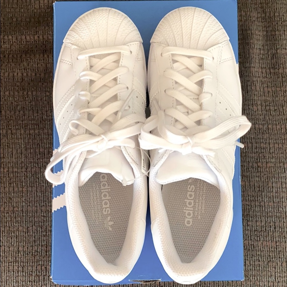 Adidas Superstar Women’s White *NEW WITH TAGS*